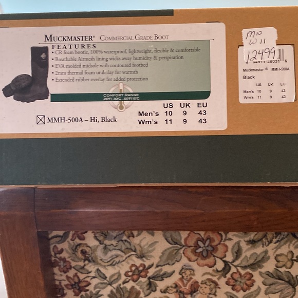 Muck Boots - Picture 3 of 8